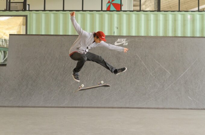 Veja as principais dicas de skate para aprender a fazer um kickflip