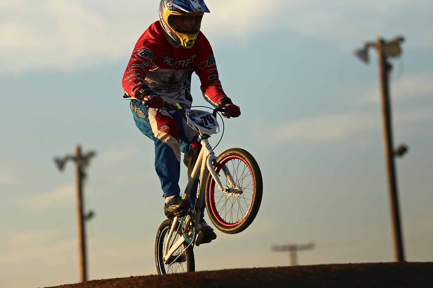 Veja os equipamentos de segurança para BMX, bem como, o que você precisa saber para começar hoje mesmo a praticar este esporte radical