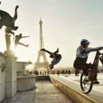 Aprenda os benefícios de fazer movimentos de parkour para o seu corpo entrar em forma e como isso ajuda a sua mente