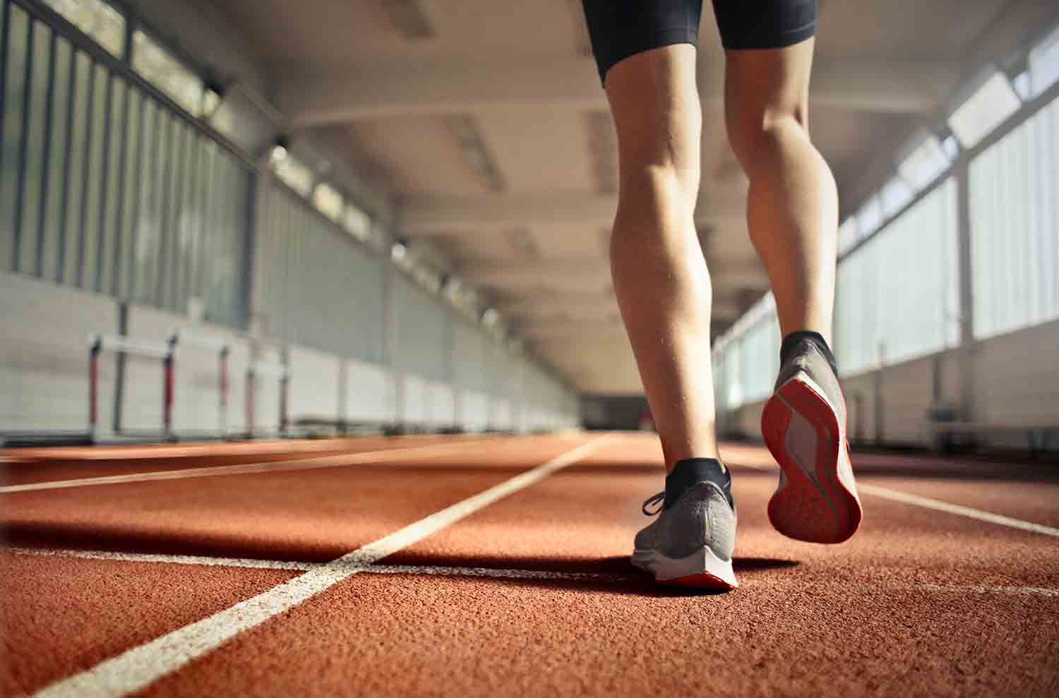 Ser atleta profissional é uma escolha séria que requer muita força, foco e desejo de superar obstáculos todos os dias