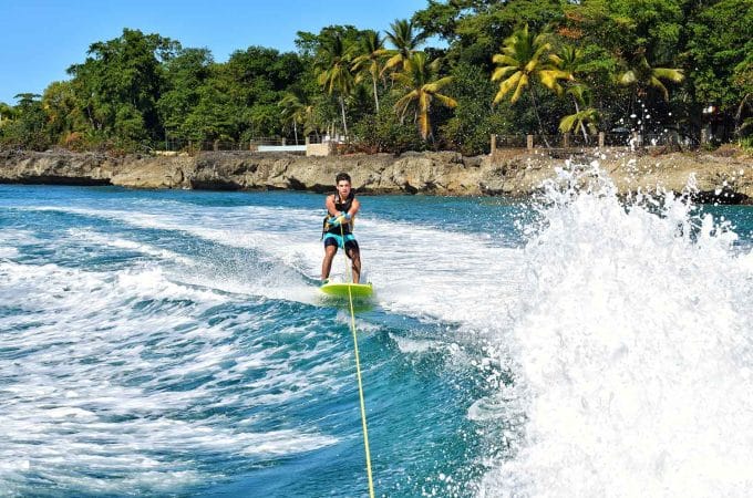 Conheça o esqui aquático: esporte radical pouco conhecido que é a cara do Brasil