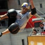 Sandro Dias é um skatista vertical brasileiro muito famoso. Com várias conquistas, ele é uma verdadeira inspiração